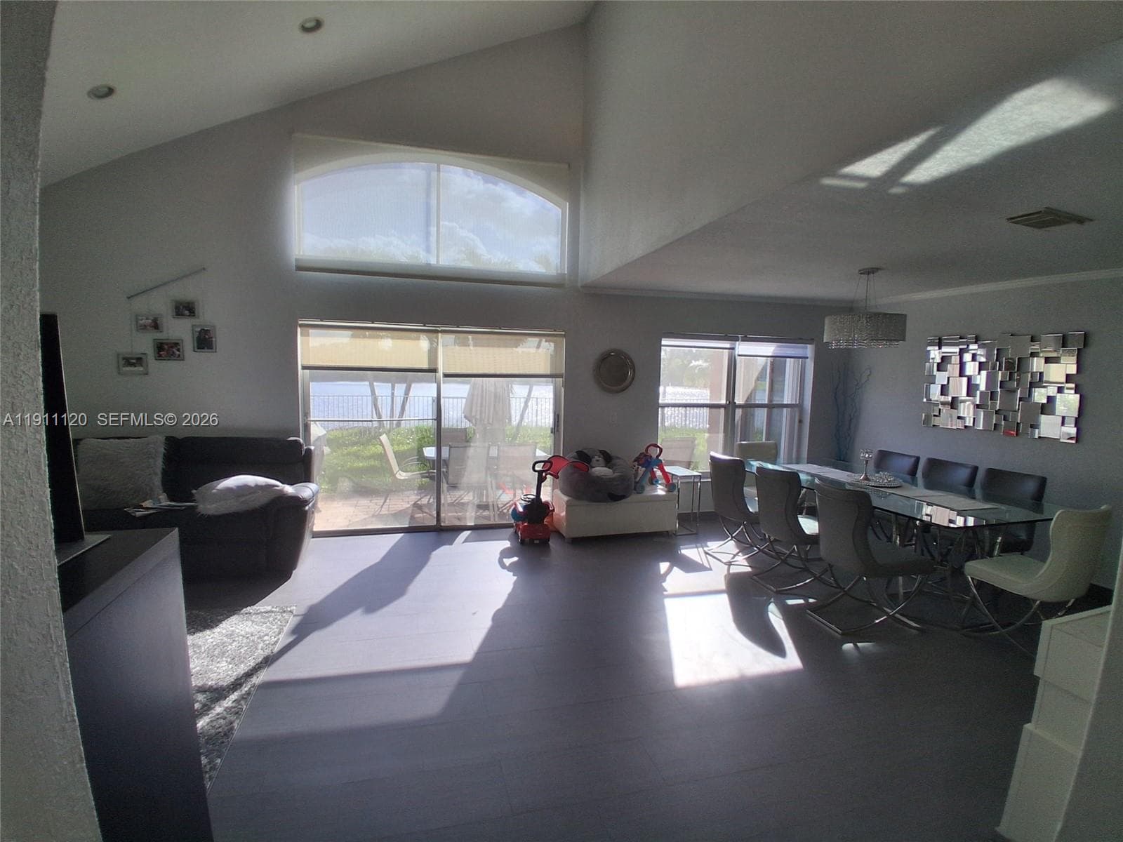 5245 SW 38th Ave photo 4