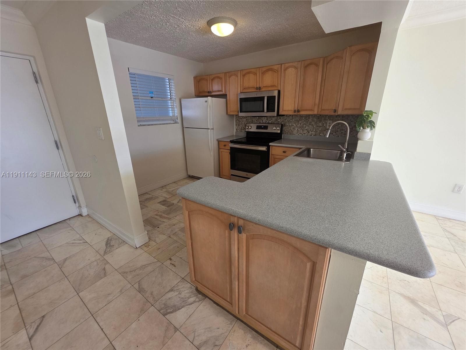 LA MAR BREEZE CONDO · #408 in North Miami Beach - Photo 6