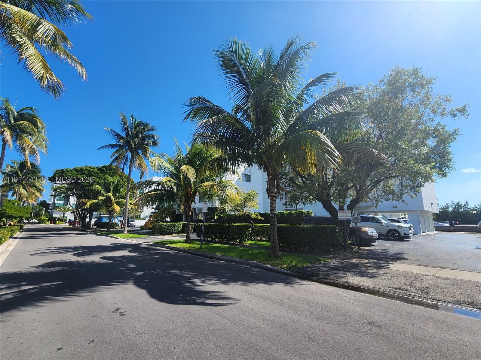 LA MAR BREEZE CONDO · #408 in North Miami Beach - Photo 26