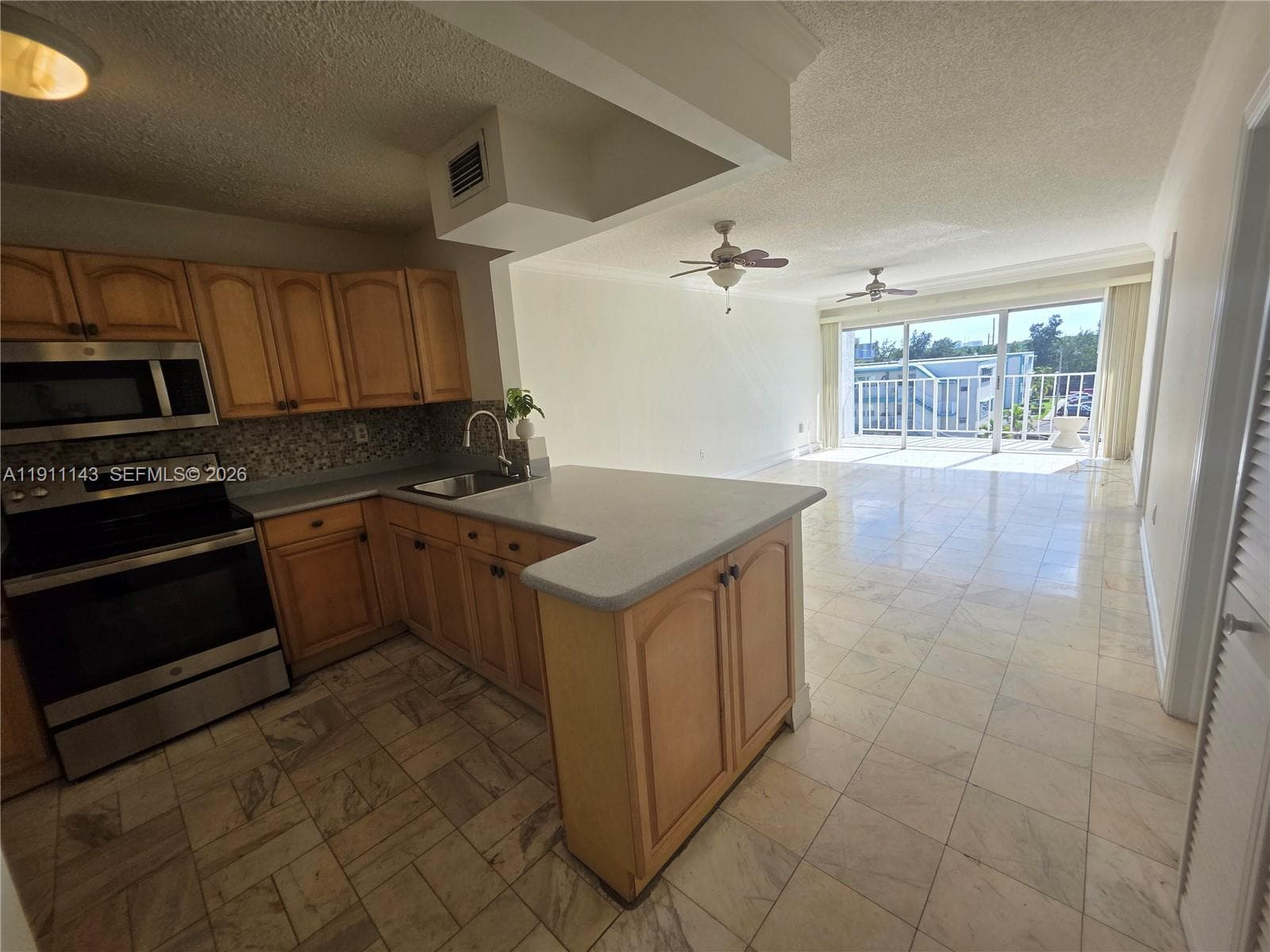 LA MAR BREEZE CONDO · #408 in North Miami Beach - Photo 7