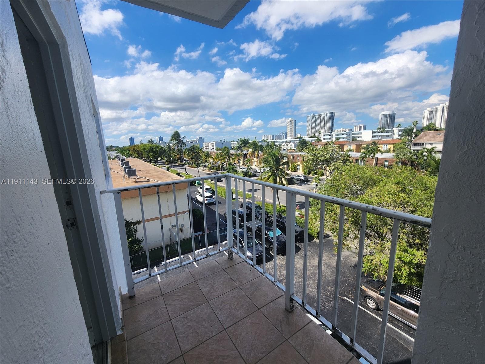 LA MAR BREEZE CONDO · #408 in North Miami Beach - Photo 4