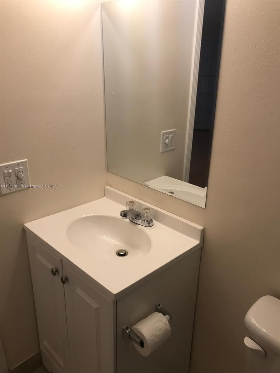 BISC LAKE GARDENS NO 2 BL · #M214 in Aventura - Photo 25