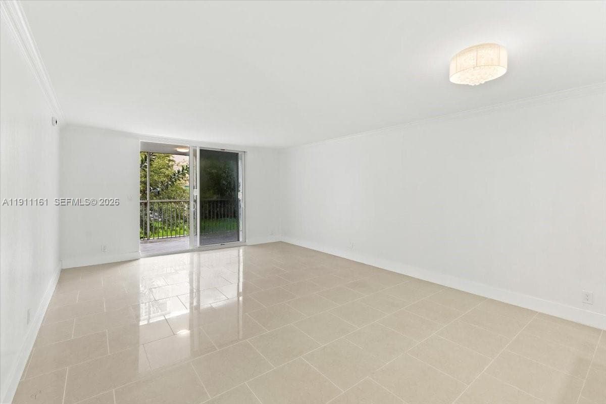 Meadowbrooks bldg L · #201 in Hallandale Beach - Photo 9