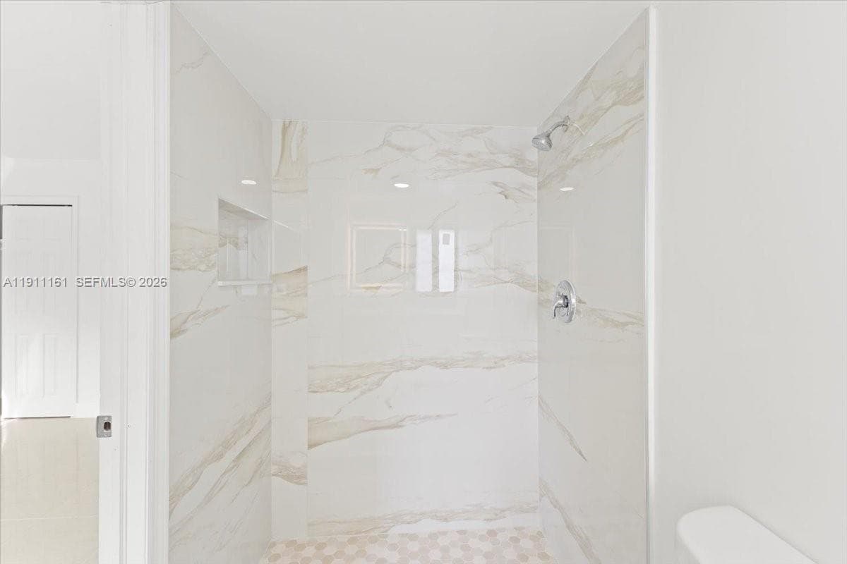 Meadowbrooks bldg L · #201 in Hallandale Beach - Photo 18