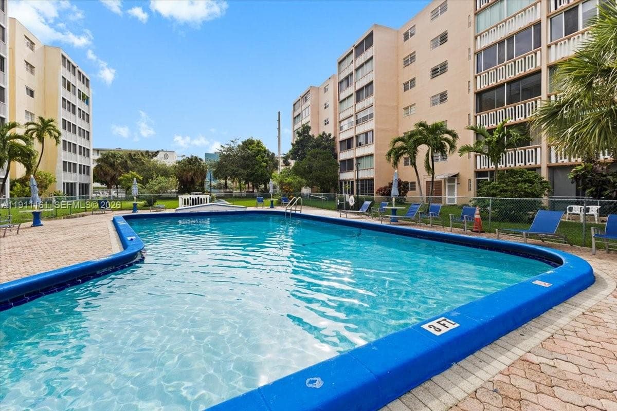 Meadowbrooks bldg L · #201 in Hallandale Beach - Photo 29