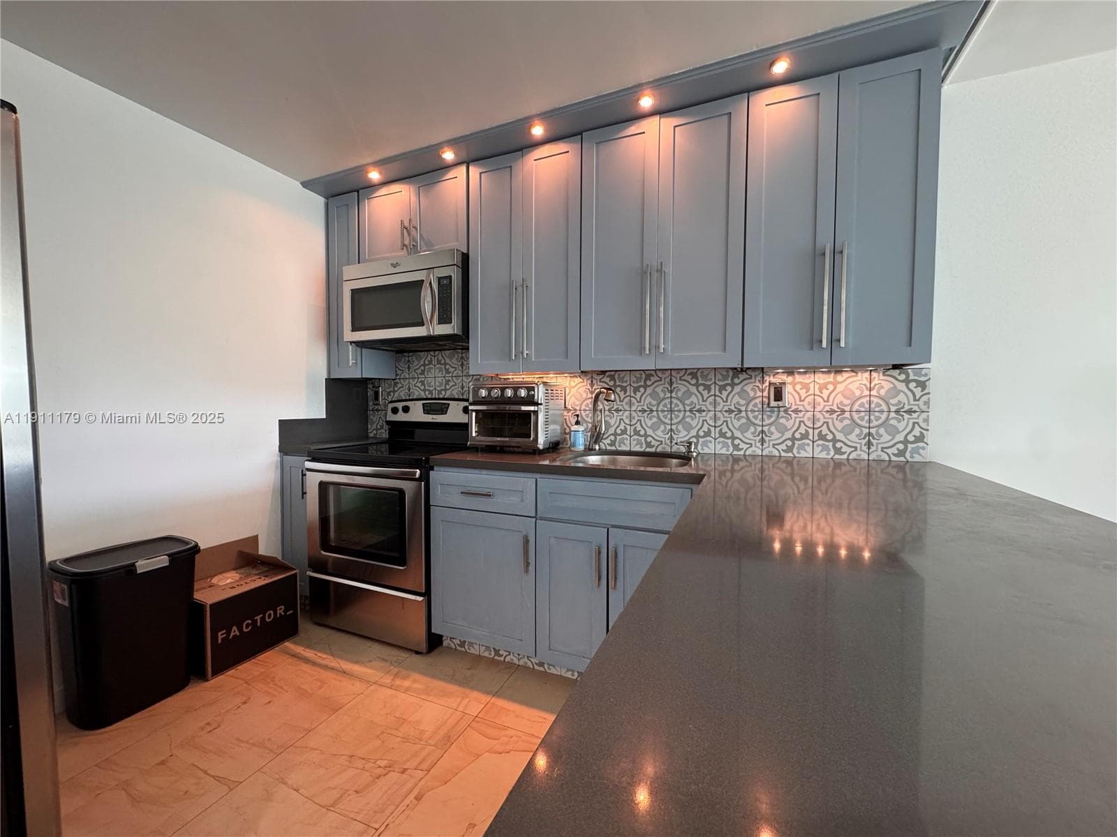 HARDING HALL CONDOMINIUM · #403 in Miami Beach - Photo 3