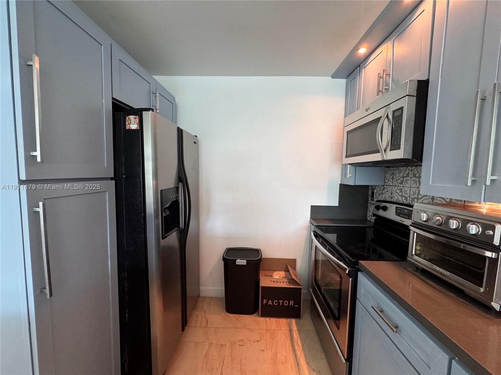 HARDING HALL CONDOMINIUM · #403 in Miami Beach - Photo 4