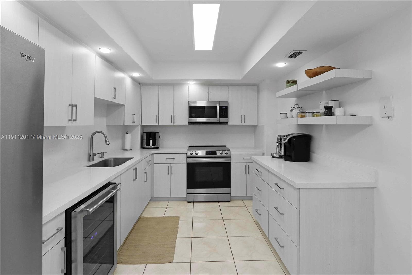 CORINTHIAN CONDO · #11E in Miami Beach - Photo 13