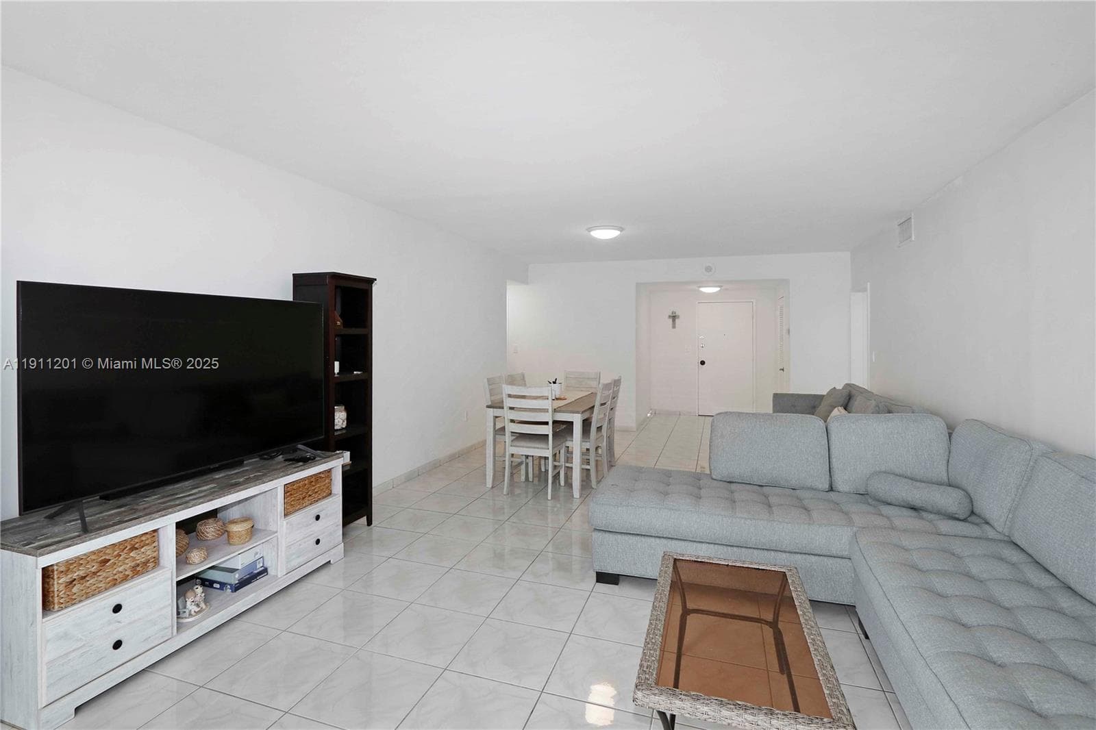 CORINTHIAN CONDO · #11E in Miami Beach - Photo 9