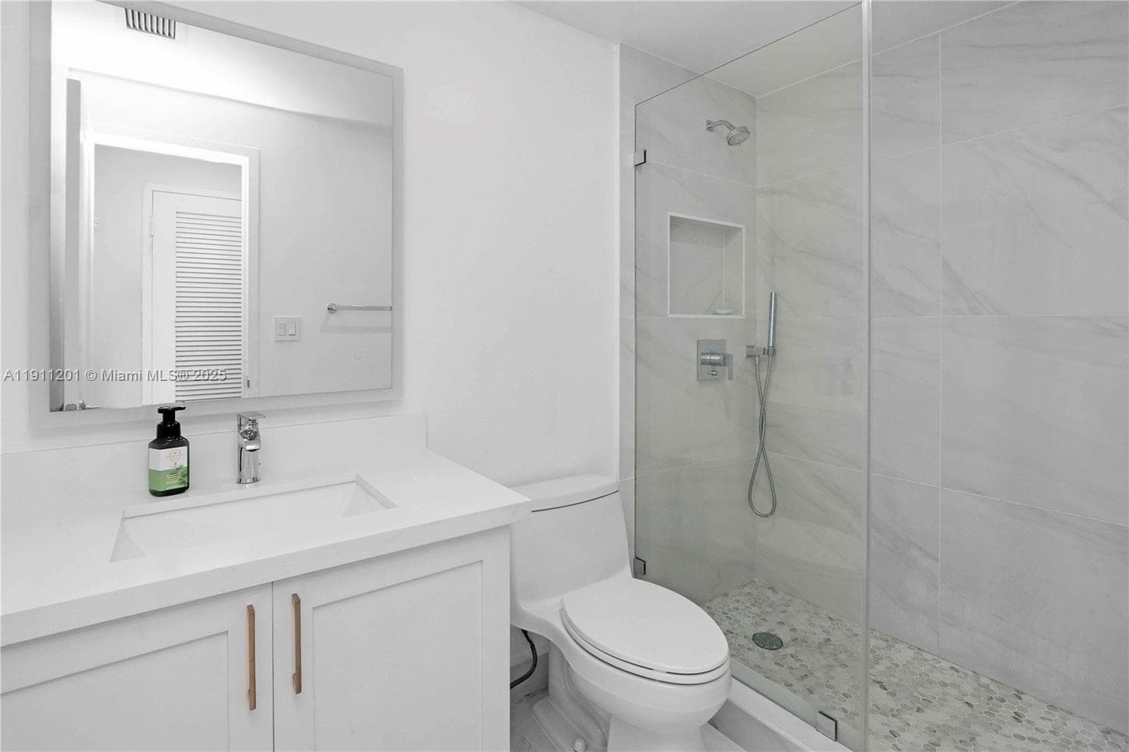 CORINTHIAN CONDO · #11E in Miami Beach - Photo 18