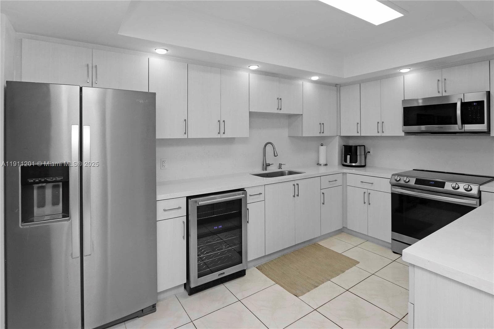 CORINTHIAN CONDO · #11E in Miami Beach - Photo 15