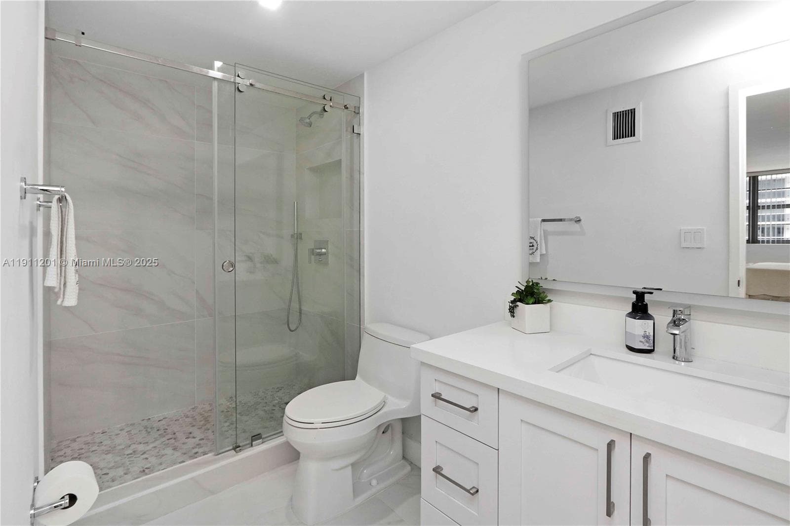 CORINTHIAN CONDO · #11E in Miami Beach - Photo 19