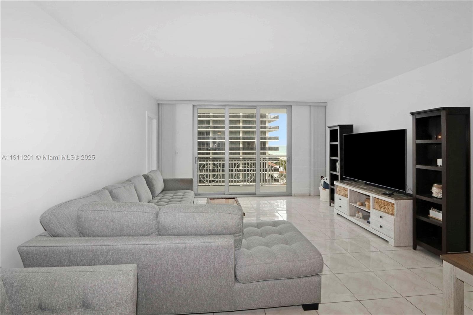 CORINTHIAN CONDO · #11E in Miami Beach - Photo 8