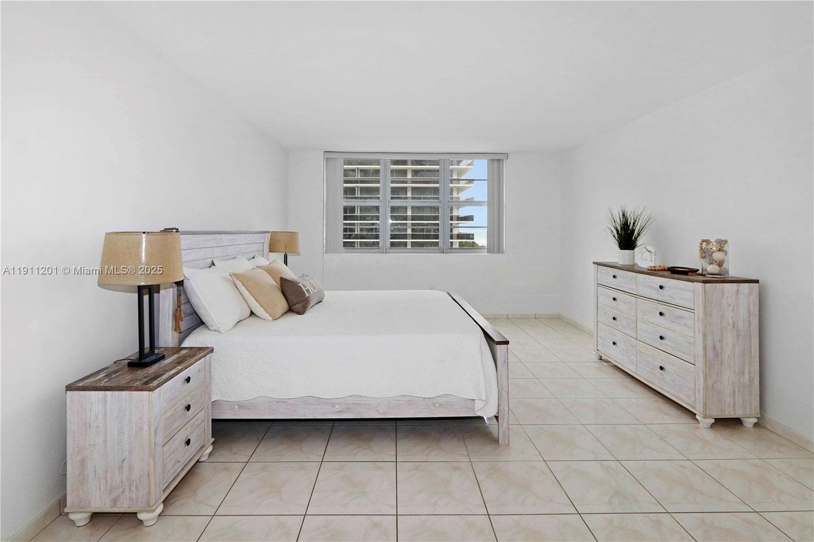 CORINTHIAN CONDO · #11E in Miami Beach - Photo 21