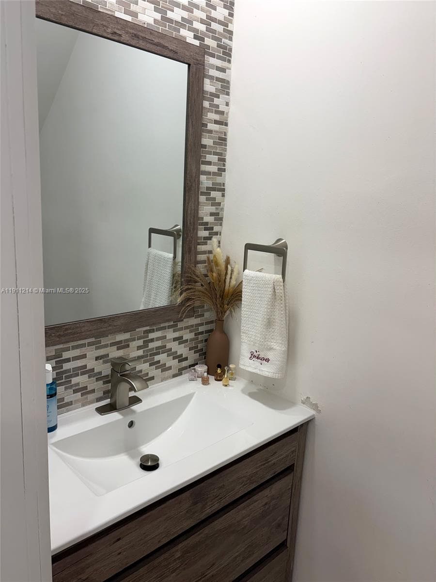 BEACH CLUB VILLAS CONDO · #34 in North Miami Beach - Photo 6
