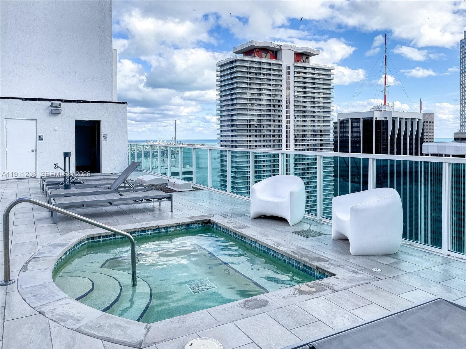 Rooftop hottub