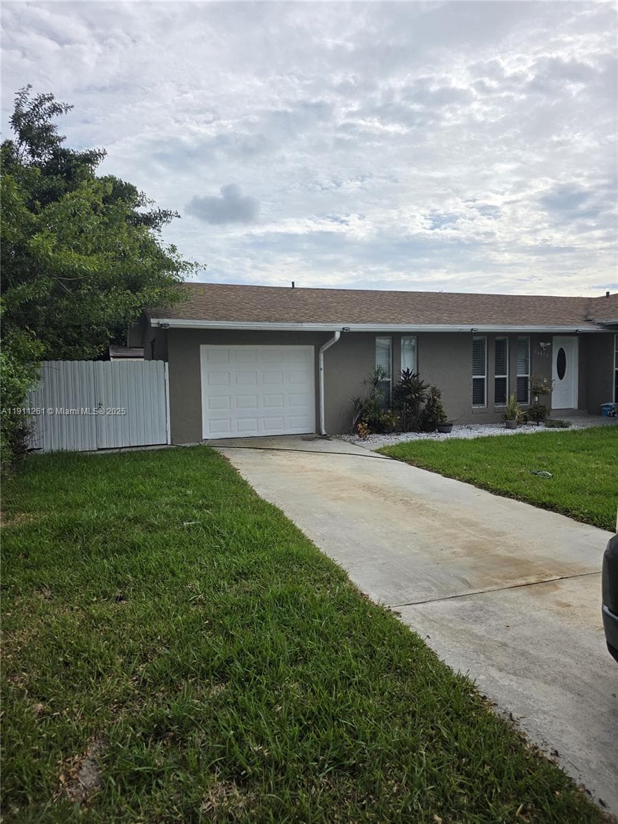16813 SW 107th Pl #0 photo 6