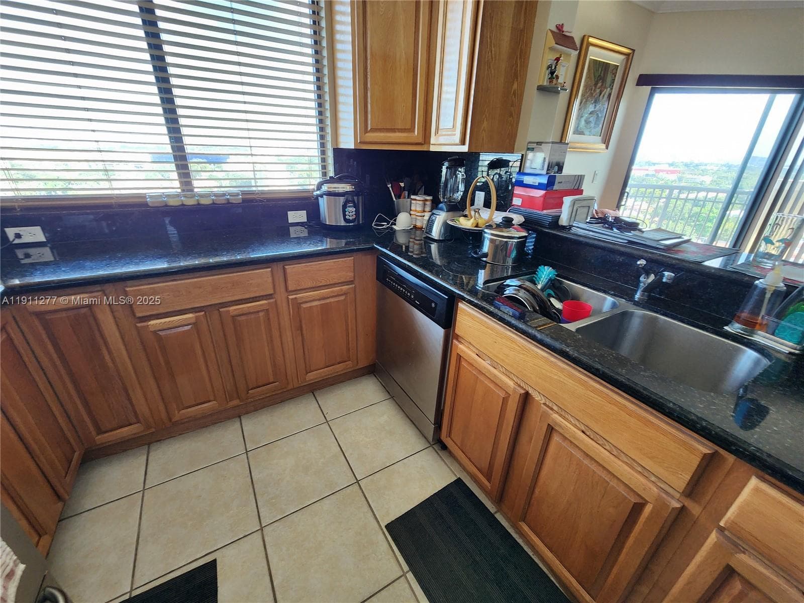 KEYSTONE PARK CONDO · #1202 in Miami - Photo 17