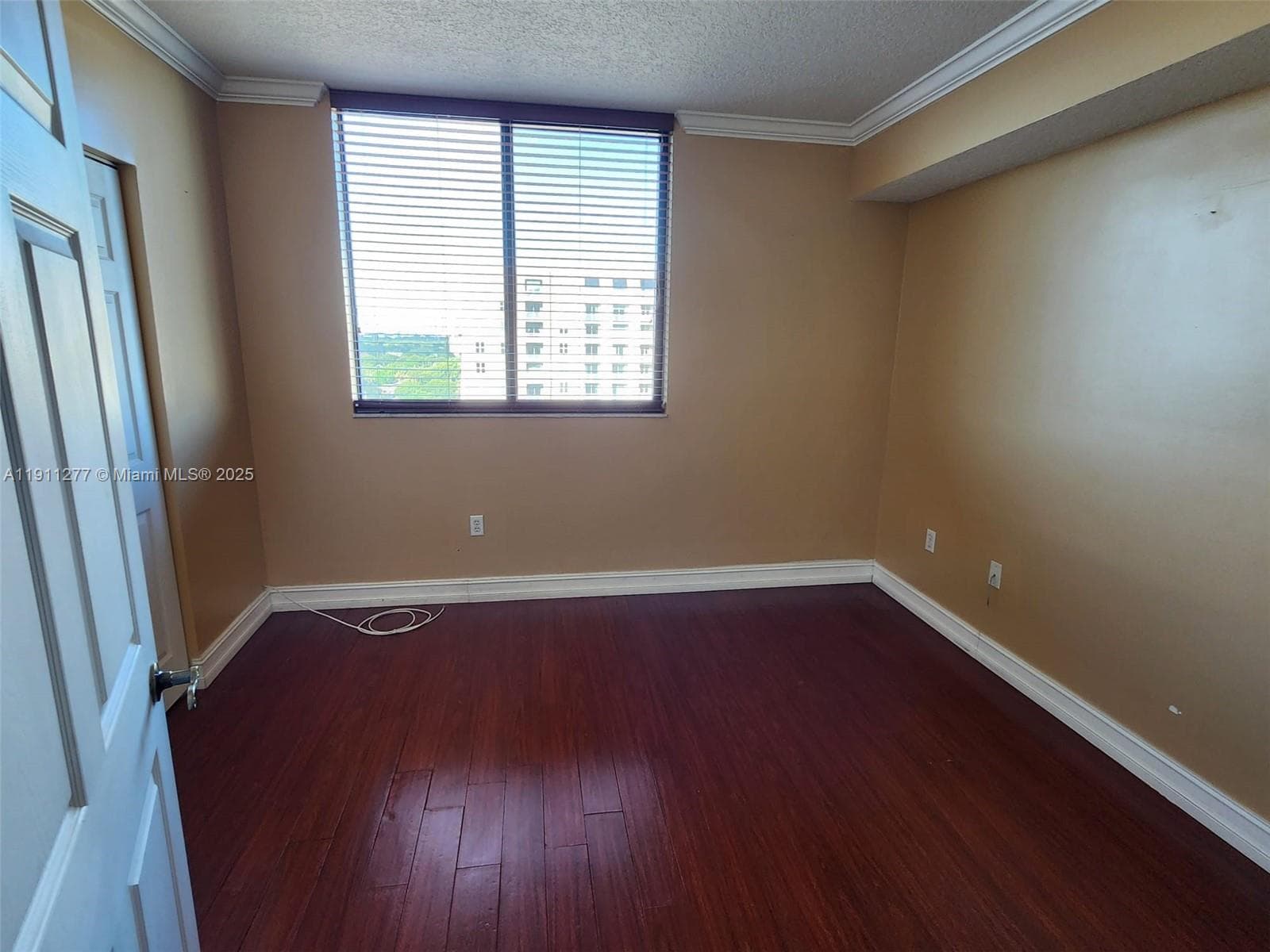 KEYSTONE PARK CONDO · #1202 in Miami - Photo 12