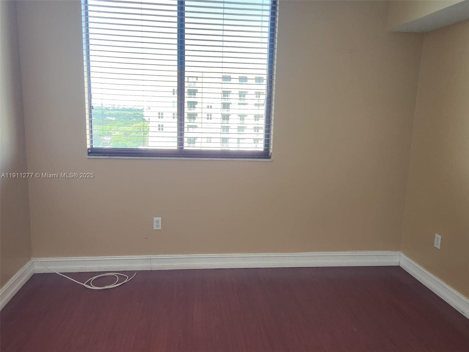 KEYSTONE PARK CONDO · #1202 in Miami - Photo 9