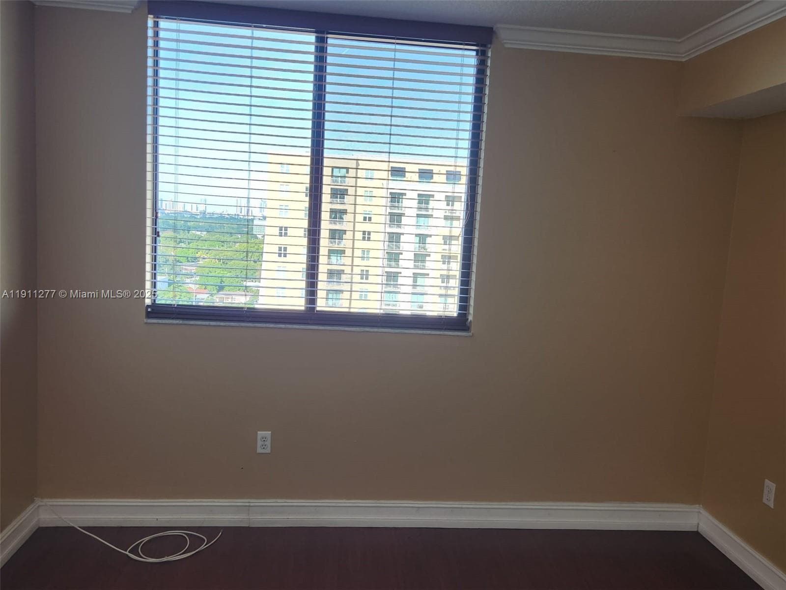 KEYSTONE PARK CONDO · #1202 in Miami - Photo 11