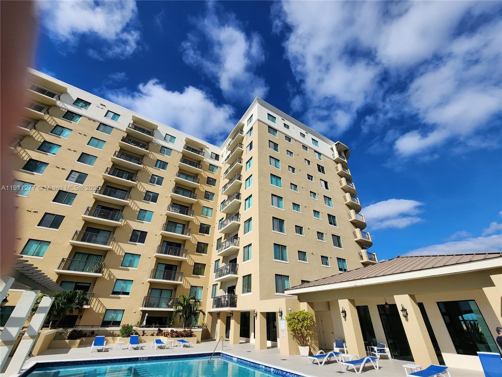 KEYSTONE PARK CONDO · #1202 in Miami - Photo 25