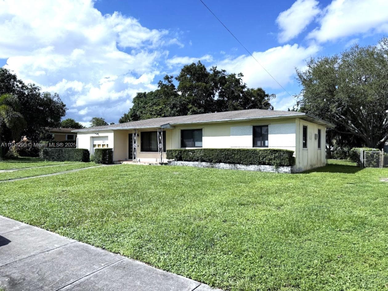 1041 NW 150th St photo 3