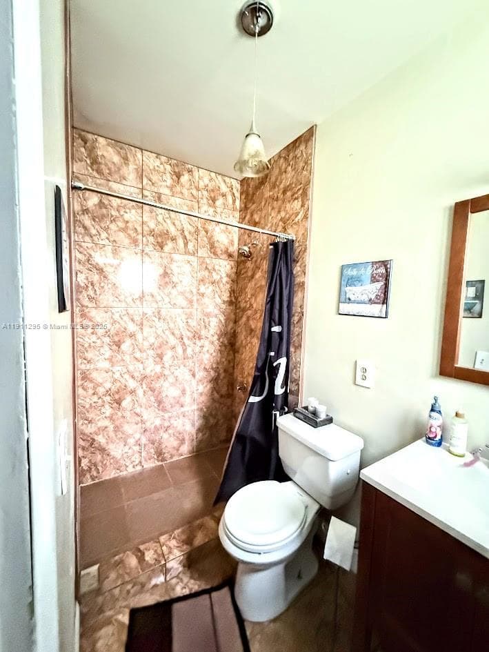Master Bedroom Bathroom