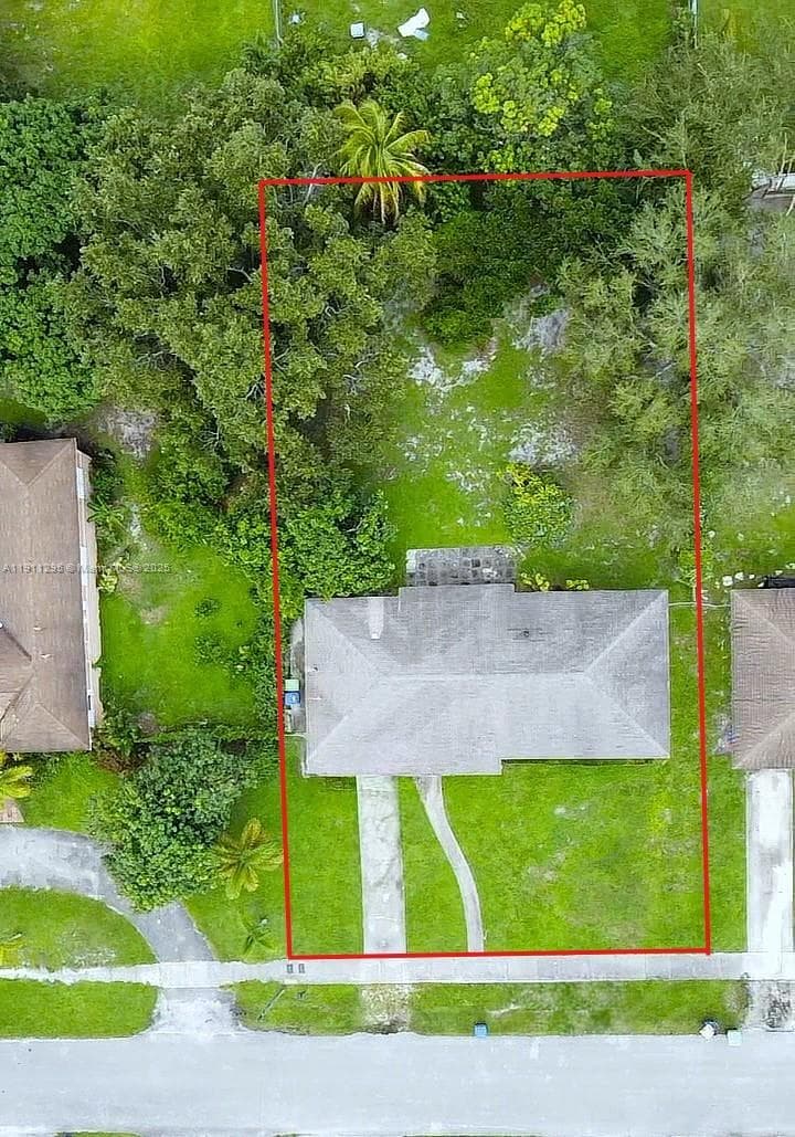 1041 NW 150th St photo 4