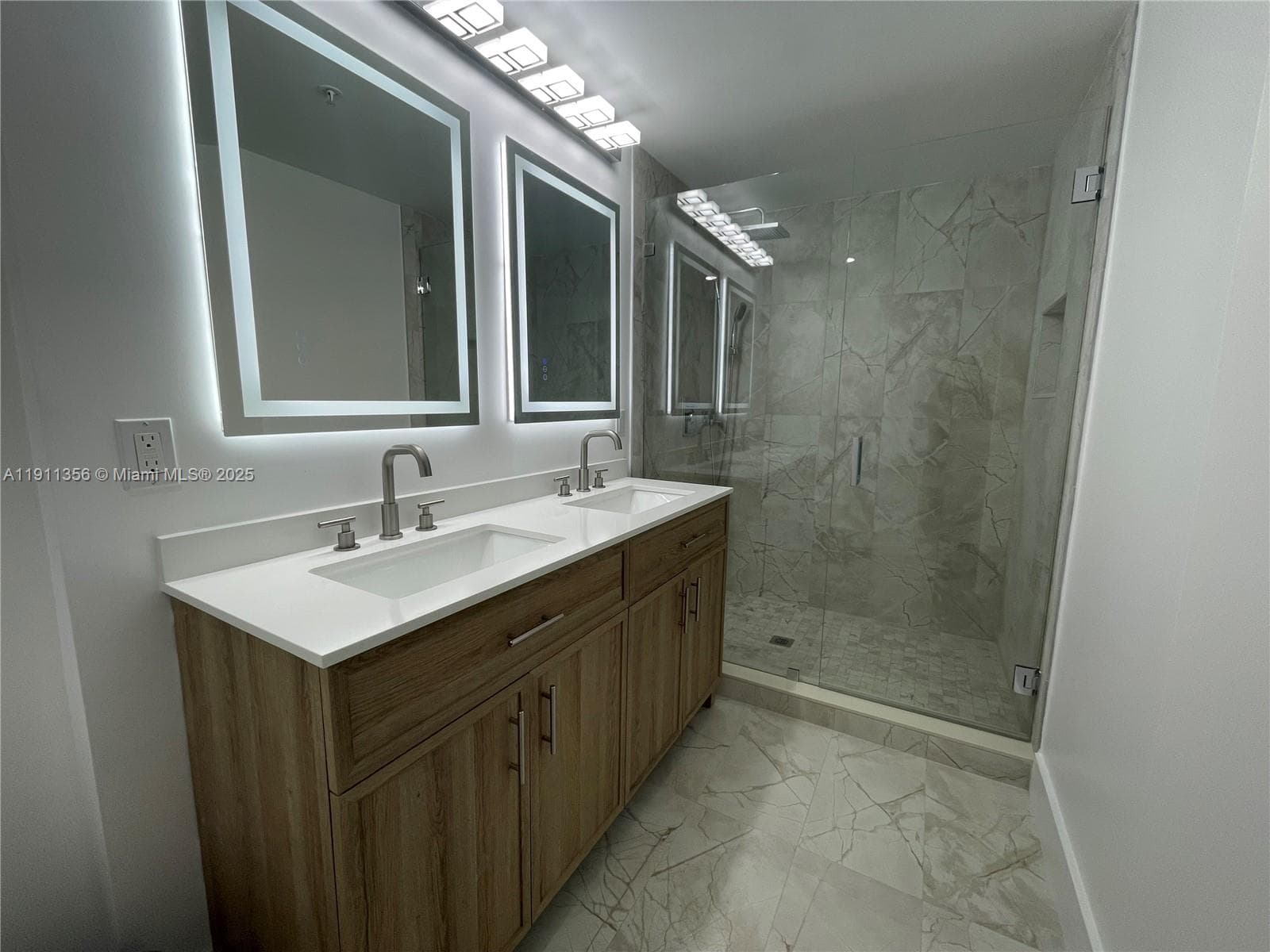 Porto Bellagio · #1118 in Sunny Isles Beach - Photo 26