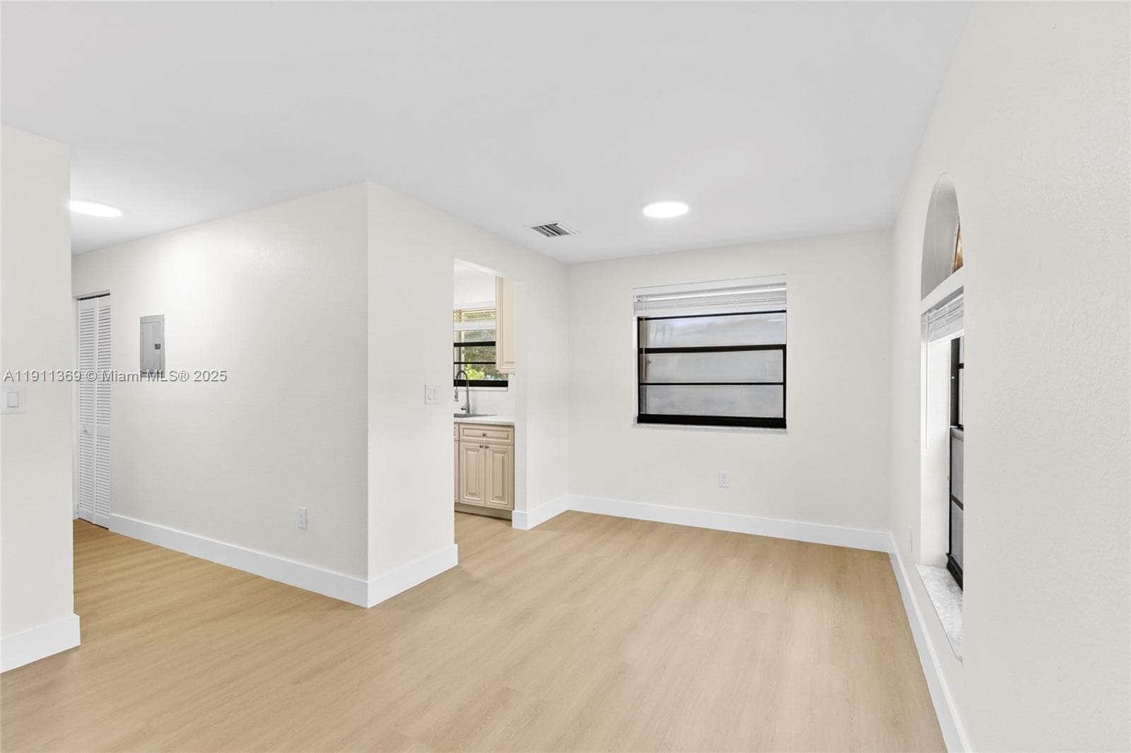 HOLLYWOOD ACRES · #5629 in Hollywood - Photo 6