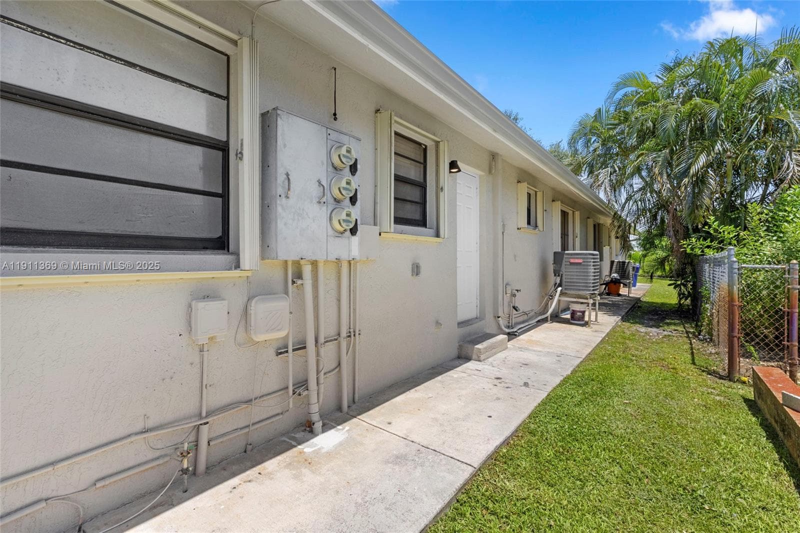 HOLLYWOOD ACRES · #5629 in Hollywood - Photo 17