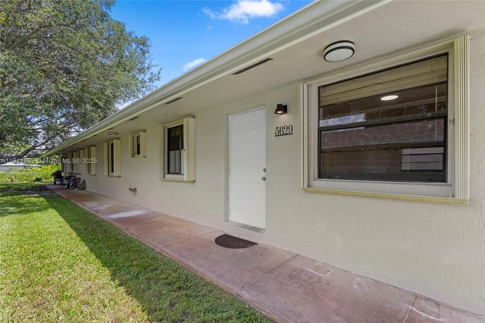HOLLYWOOD ACRES · #5629 in Hollywood - Photo 3