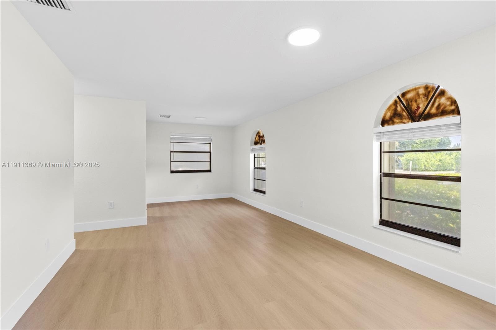 HOLLYWOOD ACRES · #5629 in Hollywood - Photo 5