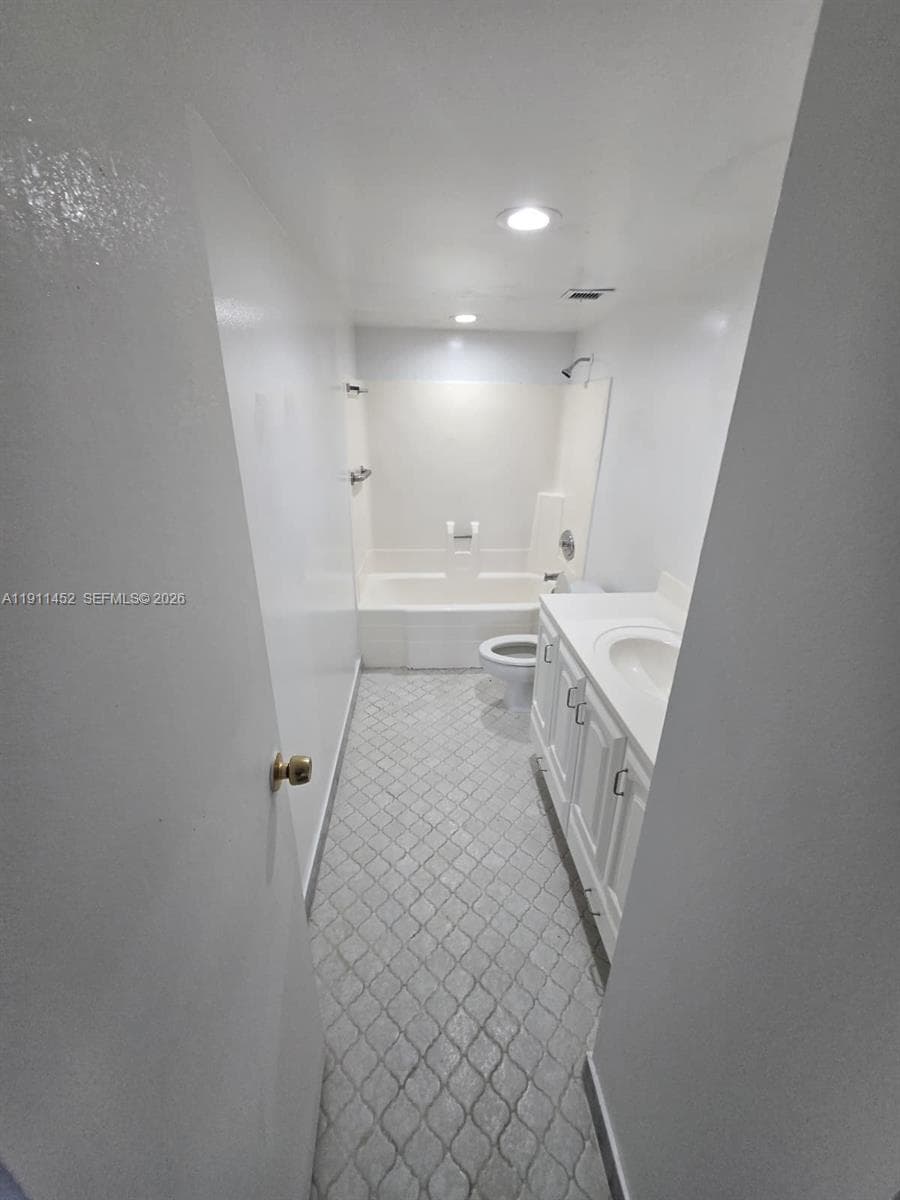 SAILBOAT CAY CONDO · #604 in North Miami - Photo 10