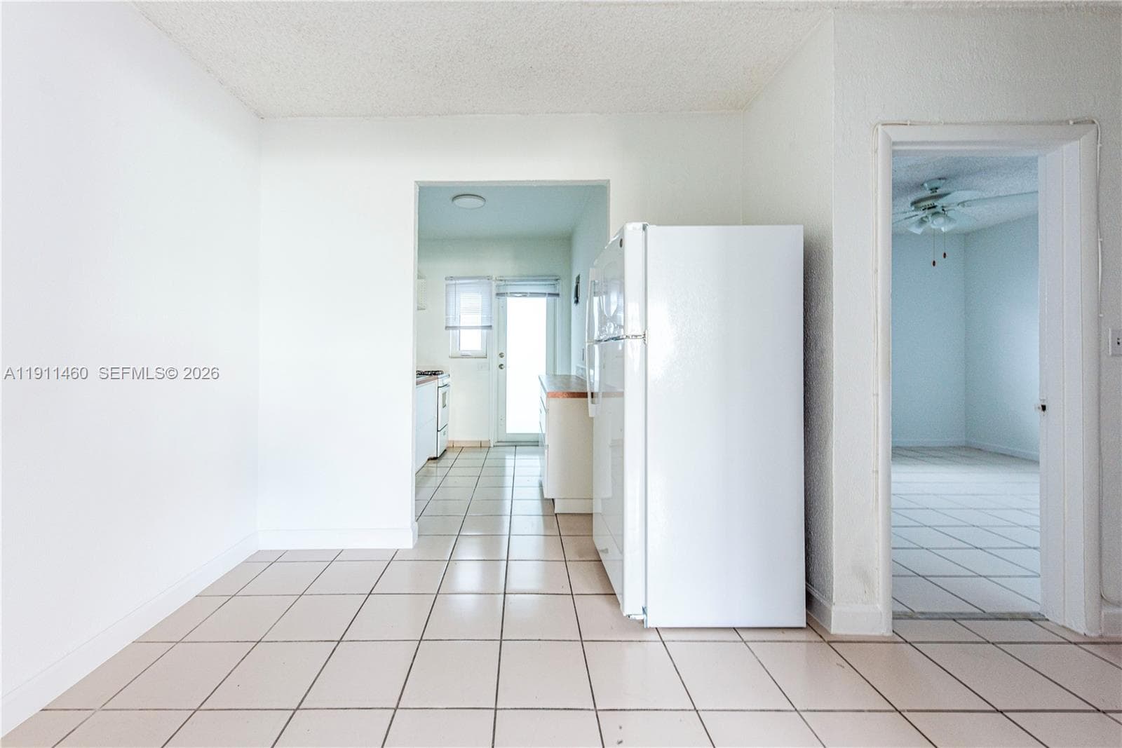 MARSEILLES DECO CONDO · #113 in Miami Beach - Photo 4