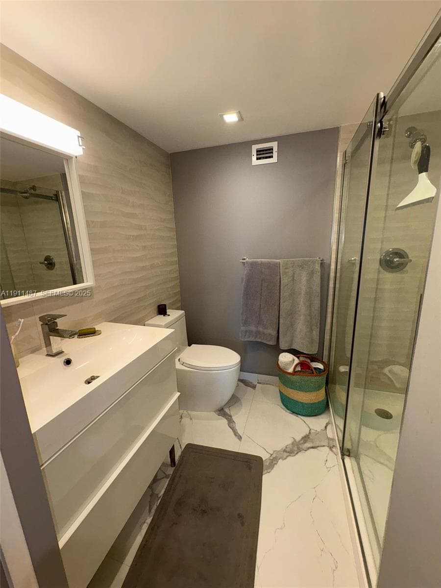 BAYVIEW TOWERS CONDO SOUT · #A1203 in North Miami - Photo 8