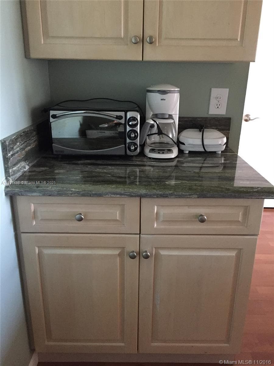 200 Leslie Condo · #827 in Hallandale Beach - Photo 8