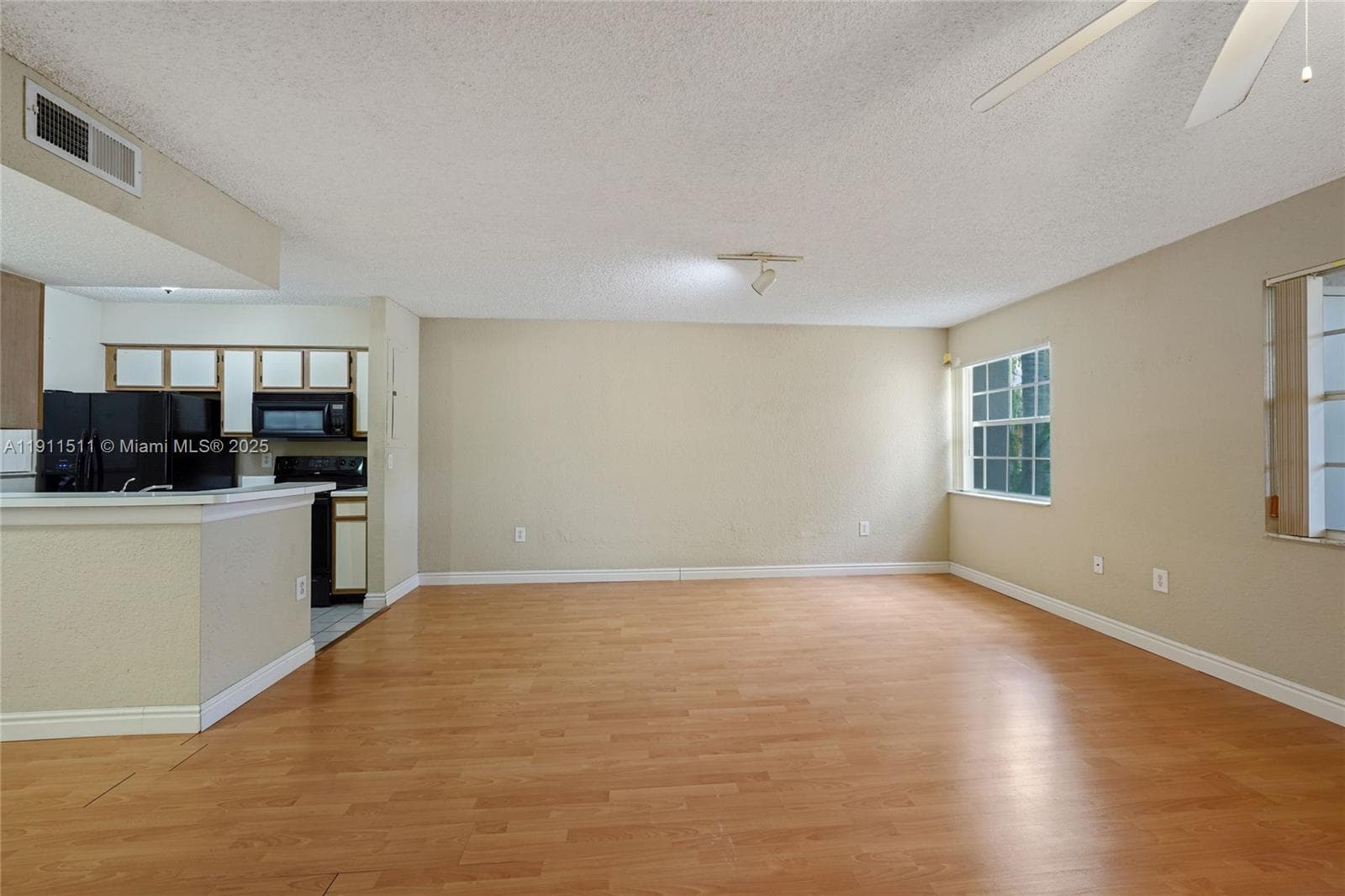 Lakeview Club Condo · #210 in Oakland Park - Photo 6