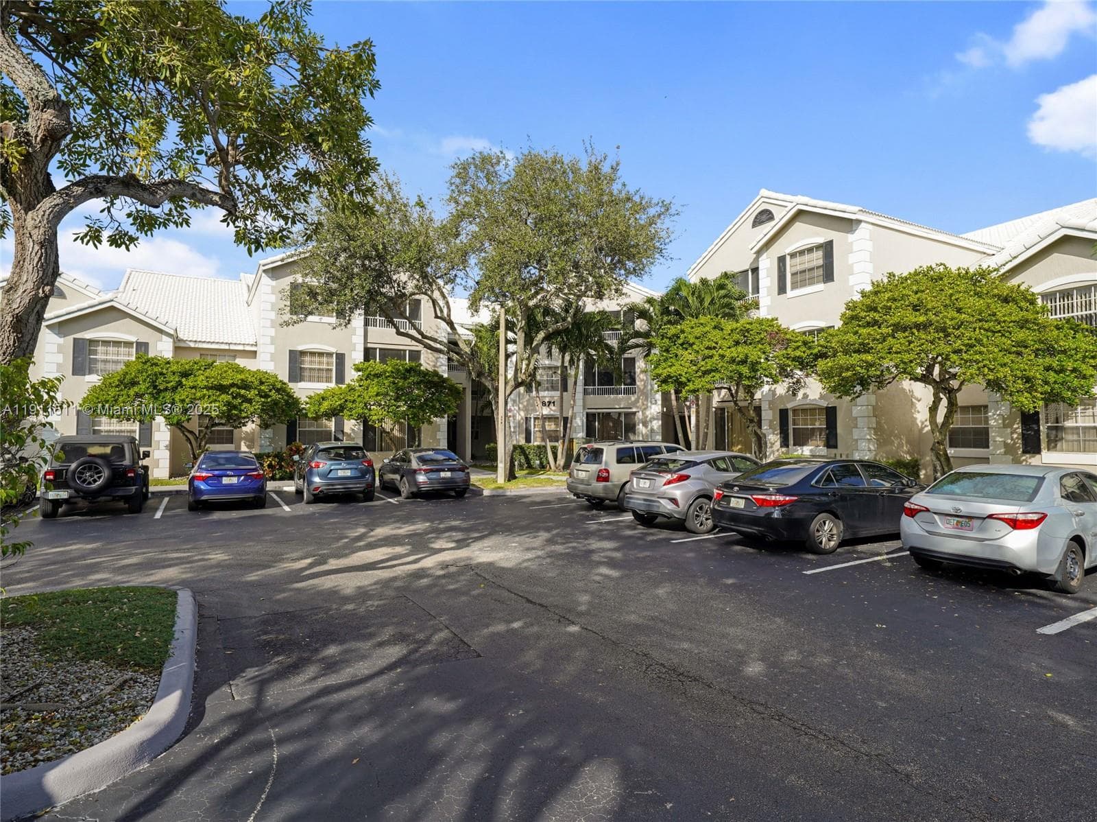 Lakeview Club Condo · #210 in Oakland Park - Photo 24