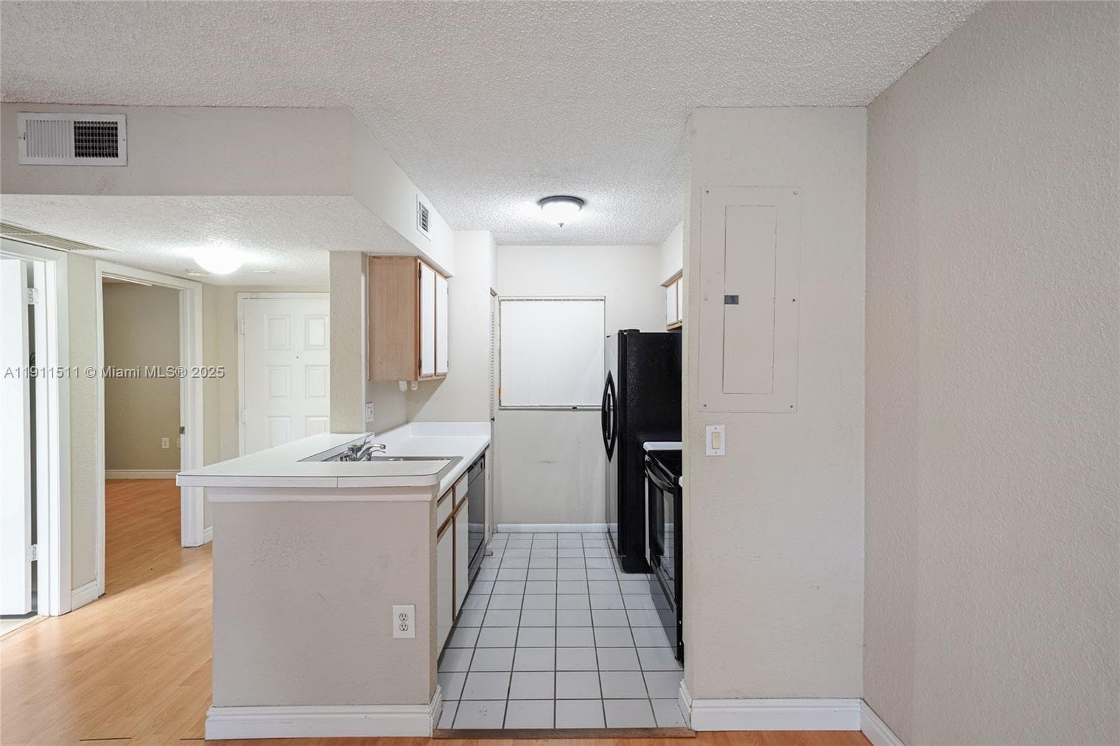 Lakeview Club Condo · #210 in Oakland Park - Photo 11