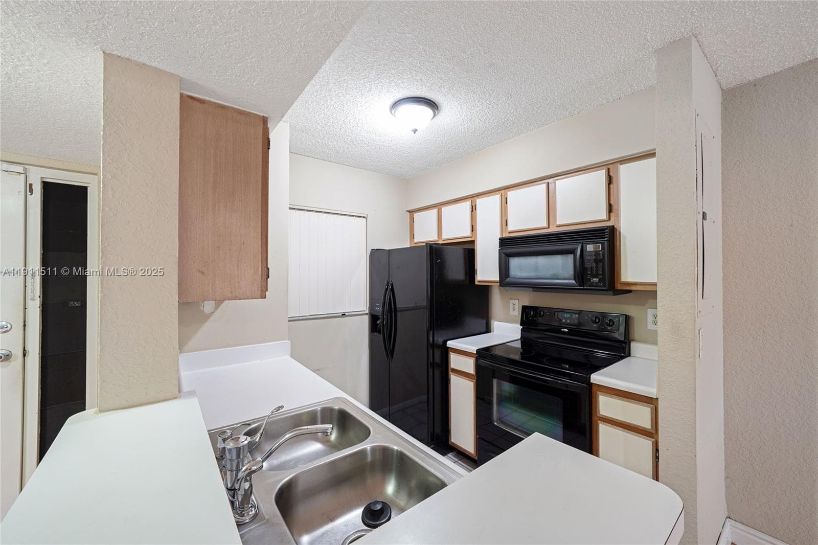 Lakeview Club Condo · #210 in Oakland Park - Photo 8