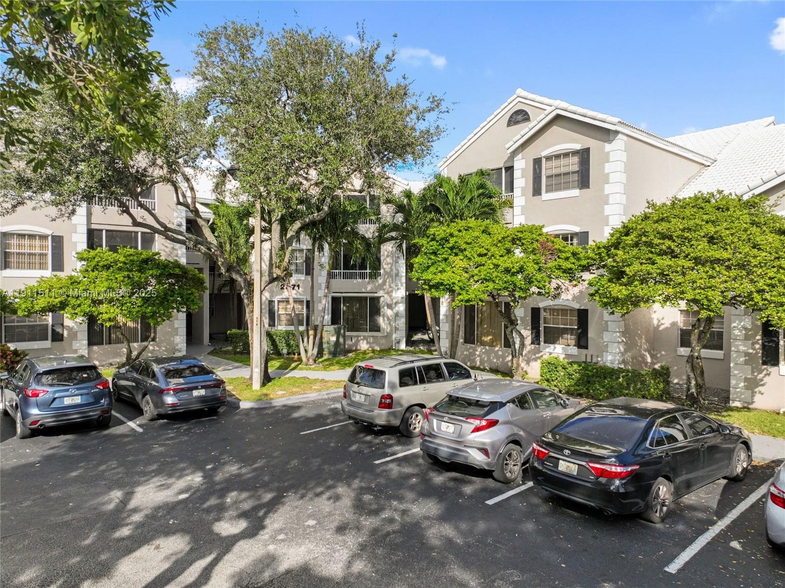 Lakeview Club Condo · #210 in Oakland Park - Photo 25