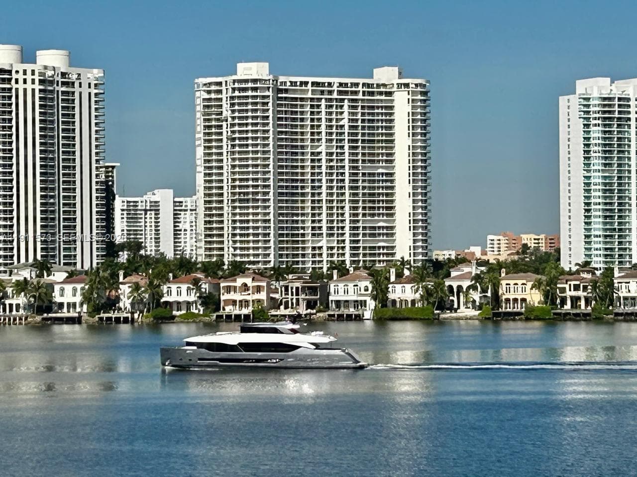 BAY COUNTRY CLUB CONDO · #803 in Sunny Isles Beach - Photo 1