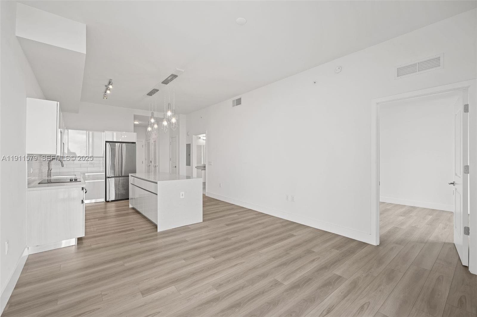 Mondrian Hallandale · #2605 in Hallandale Beach - Photo 12