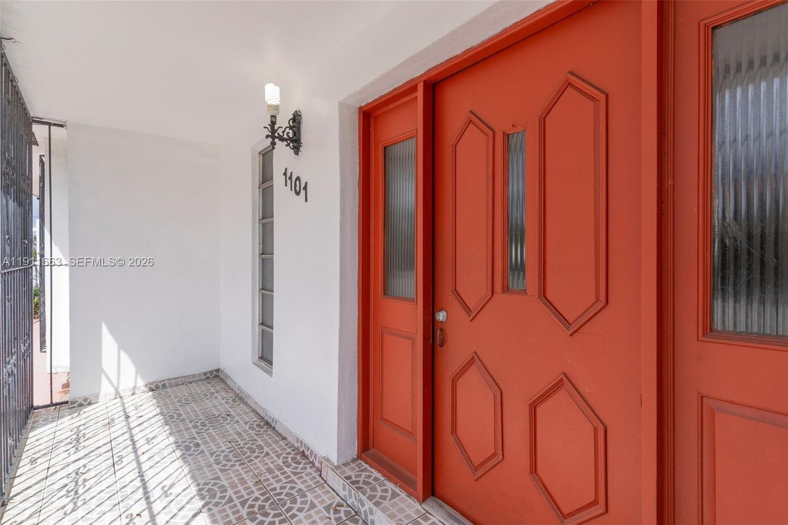 1101 SW 17 AVE photo 2