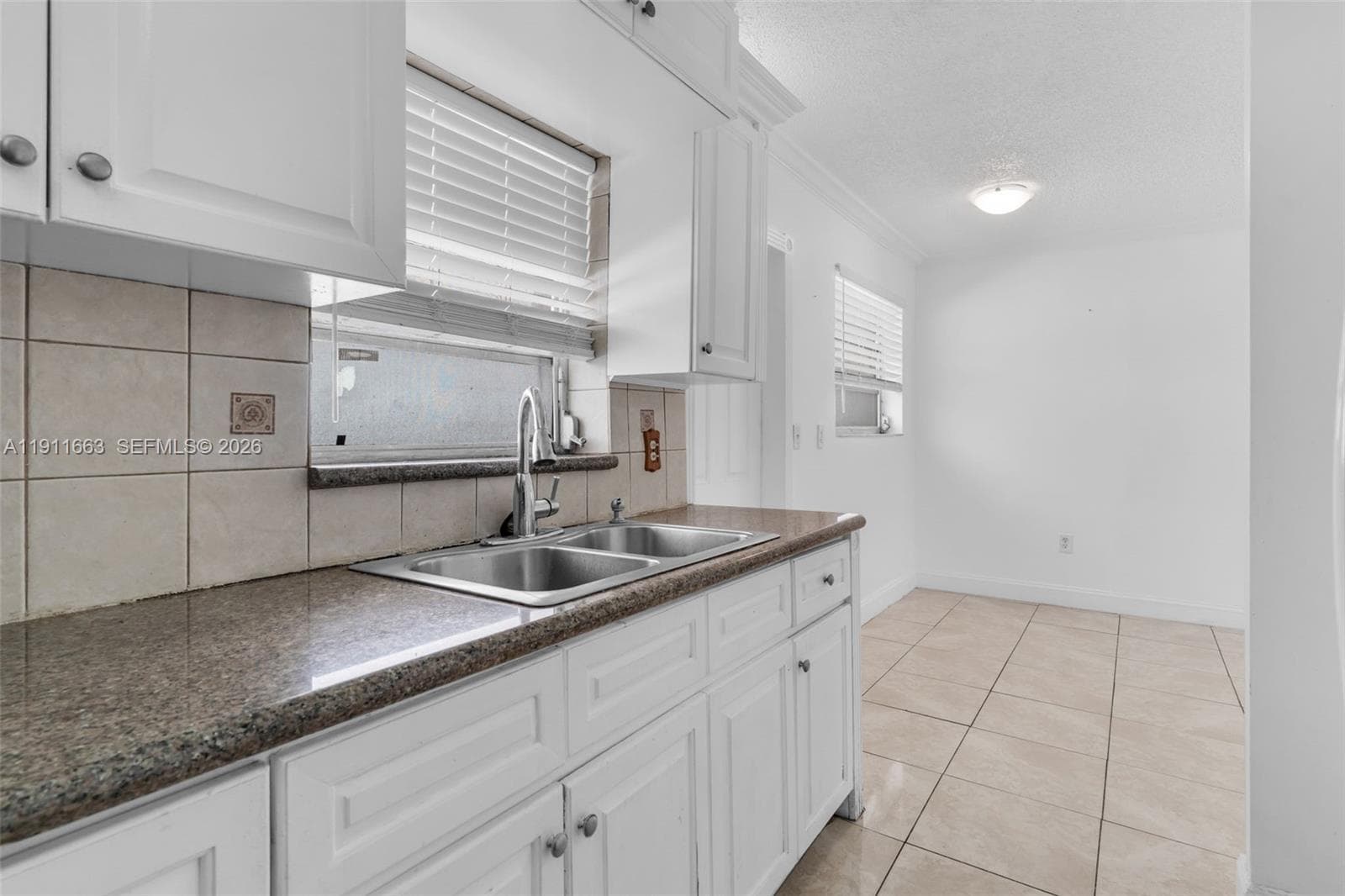 1101 SW 17 AVE photo 5