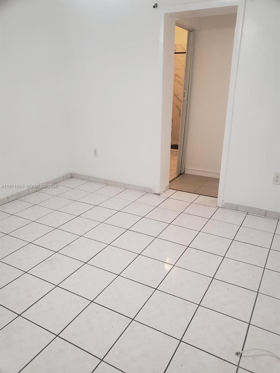 1101 SW 17 AVE photo 18