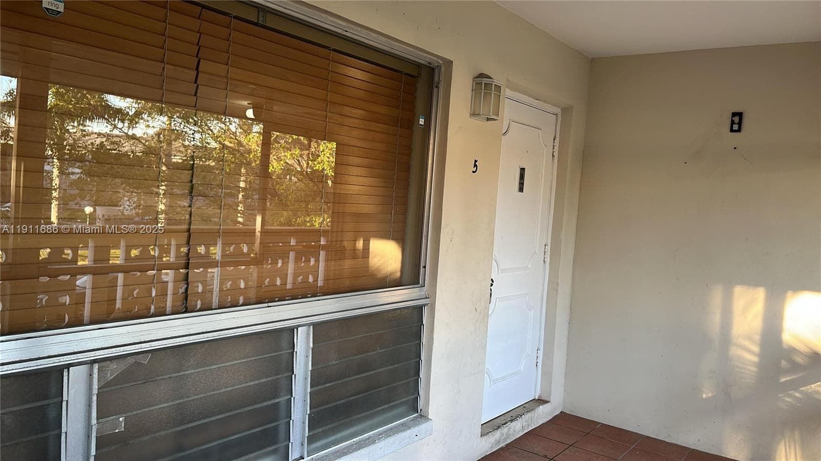 PINETREE CONDO · #5 in Hollywood - Photo 2
