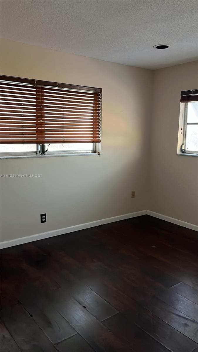 PINETREE CONDO · #5 in Hollywood - Photo 6